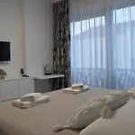 Lauvi, Free Fiat 500 Cabriolet, Scooters , Ps5 Villa *