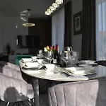 Villa Lauvi, Free Fiat 500 Cabriolet, Scooters , Ps5 *