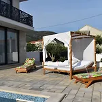 Lauvi, Free Fiat 500 Cabriolet, Scooters , Ps5 Villa