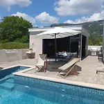 Villa Lauvi, Free Fiat 500 Cabriolet, Scooters , Ps5 *