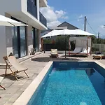 Villa Lauvi, Free Fiat 500 Cabriolet, Scooters , Ps5 Kastela