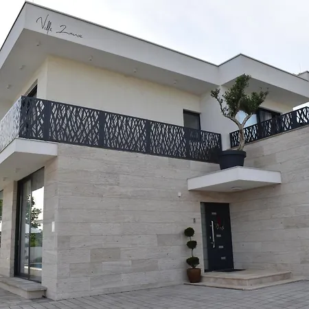 Villa Lauvi, Free Fiat 500 Cabriolet, Scooters , Ps5