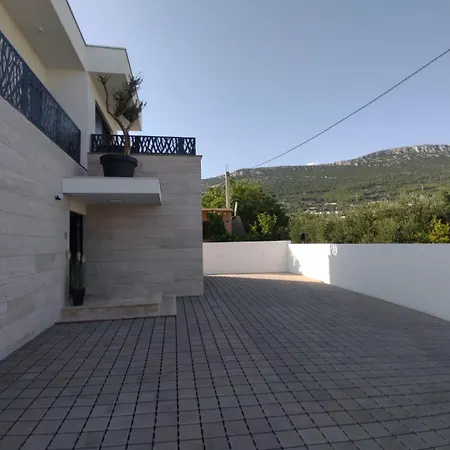 Lauvi, Free Fiat 500 Cabriolet, Scooters , Ps5 * Kaštela